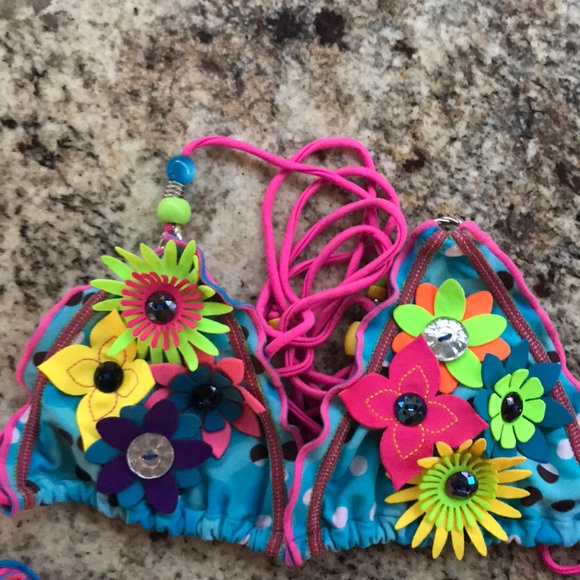 Bikini - Picture 3 of 4